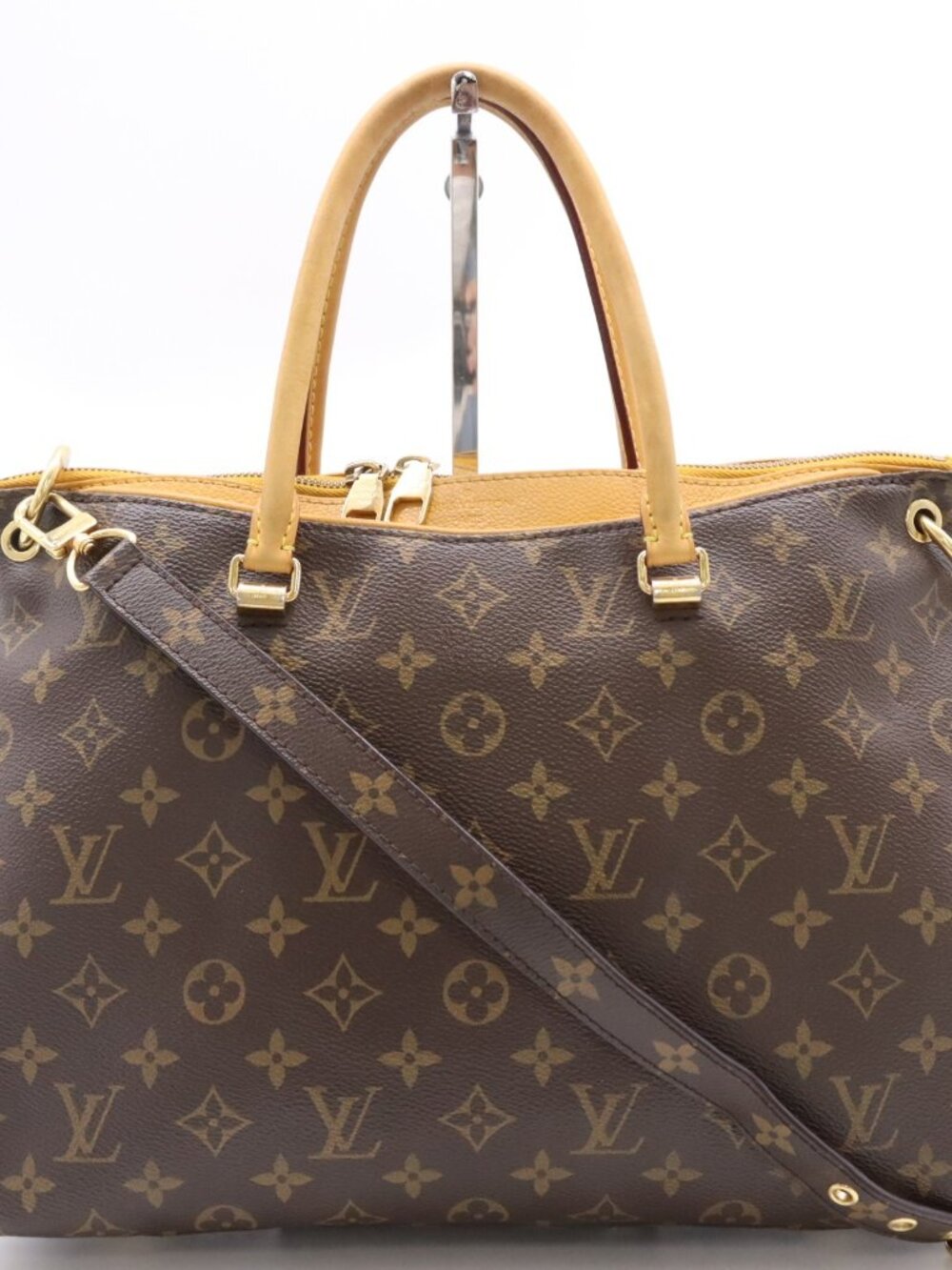 LV Mono Pallas
